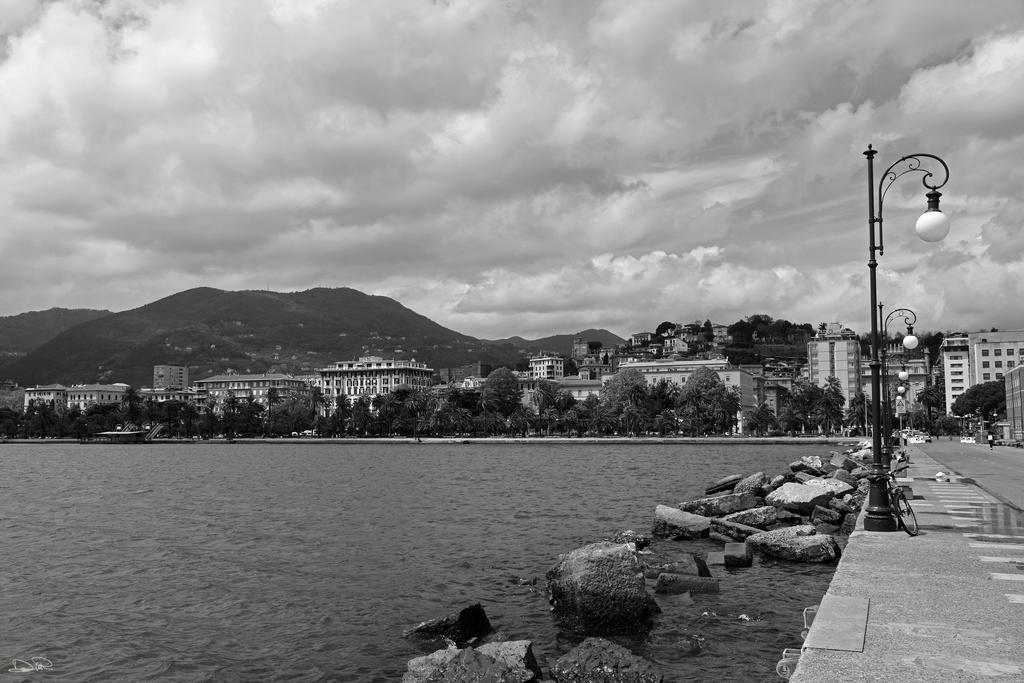 Platform1 Hotell La Spezia Exteriör bild